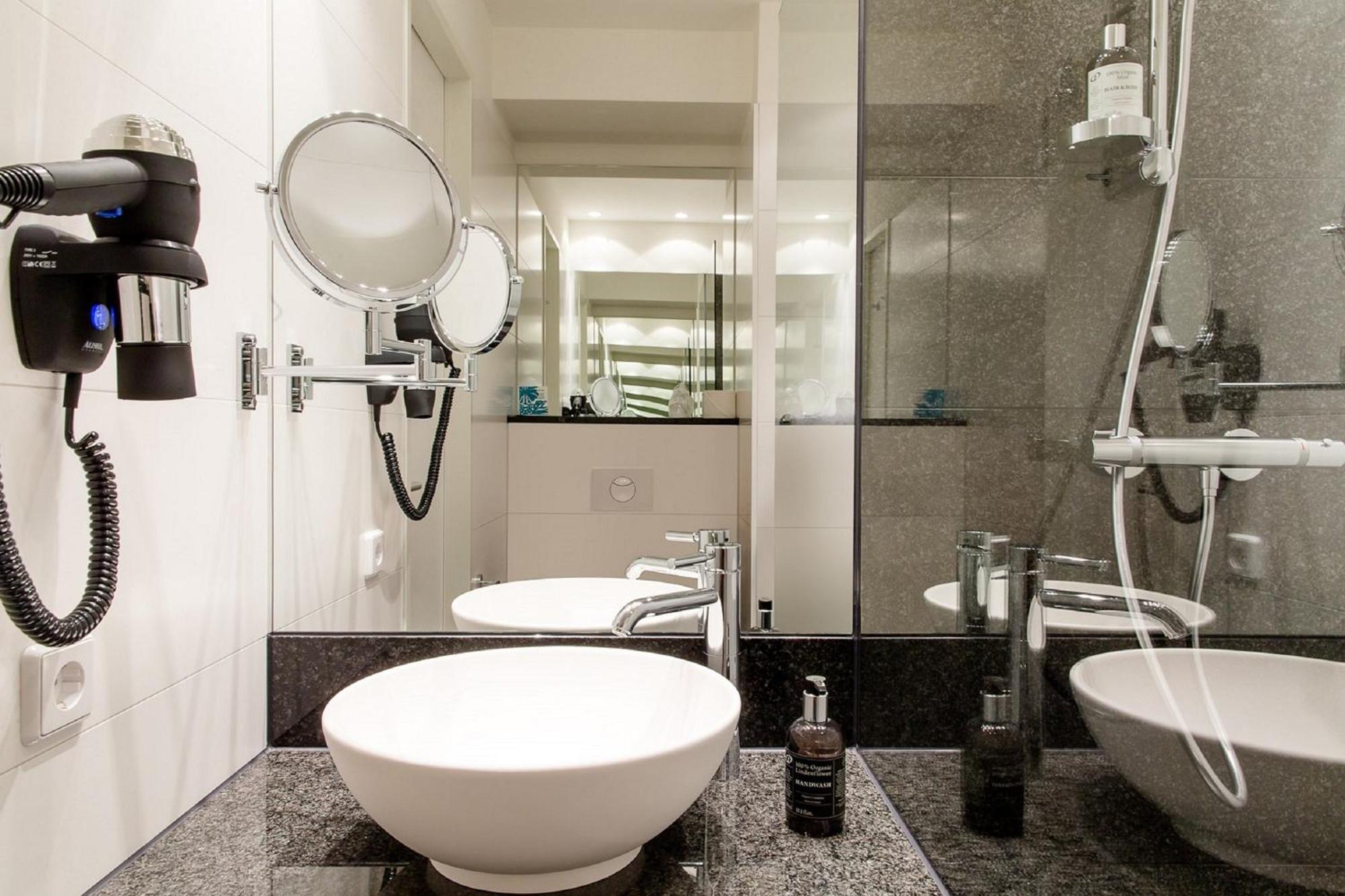 Motel One Wuerzburg Экстерьер фото